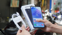 Mở hộp Samsung Galaxy A55: Đã có khung kim loại như Flagship