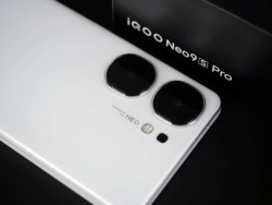 Vivo iQOO Neo9s Pro ra mắt: Dimen 9300+, hơn 2.2 triệu điểm Antutu