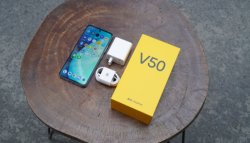 Mở hộp Realme V50 5G: Màn hình 120Hz, chip Dimensity 6100 Plus