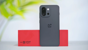 Mở hộp OnePlus 13T: Thiết kế nhỏ gọn, phụ kiện đầy đủ, trải nghiệm cao cấp