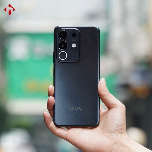 vivo-iqoo-z10x-hungmobile-16