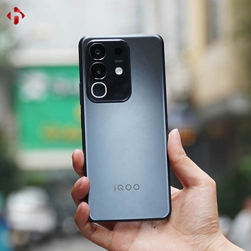vivo-iqoo-z10x-hungmobile-4