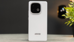 Có nên mua iQOO Z10 Turbo Plus thời điểm này? Ưu nhược điểm bạn cần biết!