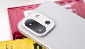 OnePlus 15T rò rỉ ảnh chụp thử: 85mm tele 50MP, chi tiết kiến trúc ấn tượng