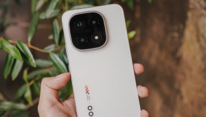 iQOO 16 lộ cấu hình khủng: Snapdragon 8 Elite Gen 6 Pro, camera 50MP và pin hơn 8.000mAh