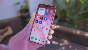 Màn hình Oppo Reno15 F có đẹp không? AMOLED độ sáng 1400 nits có tốt?