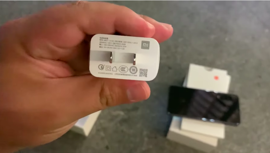 Mở hộp xiaomi Mi 9 SE xách tay