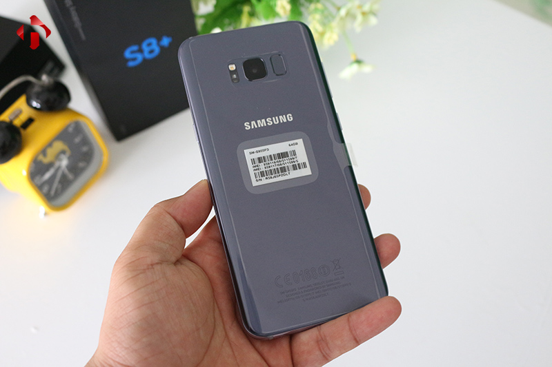 Mặt sau của Samsung Galaxy S8