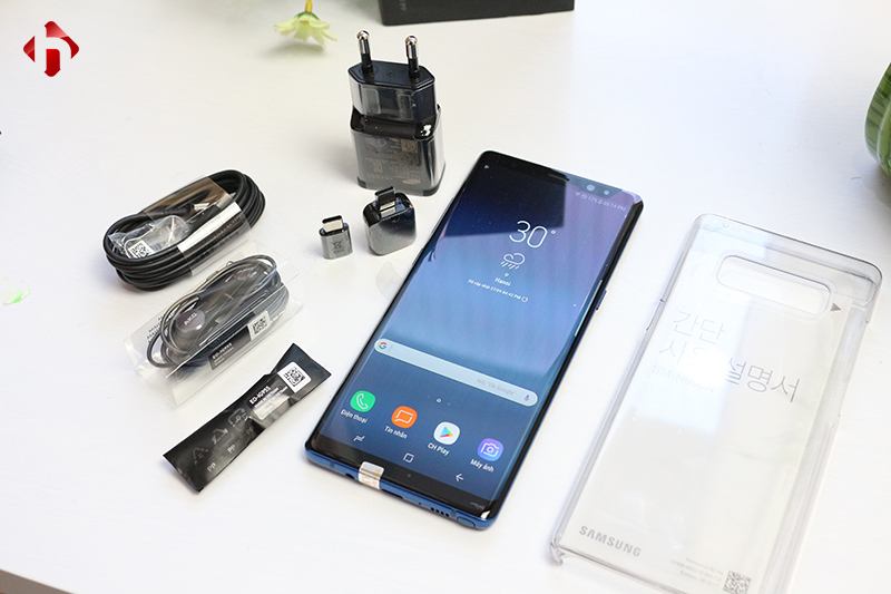 Phụ kiện đi kèm của Galaxy Note 8 Hàn với Mỹ