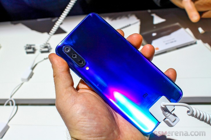 Mở hộp xiaomi Mi 9 SE xách tay