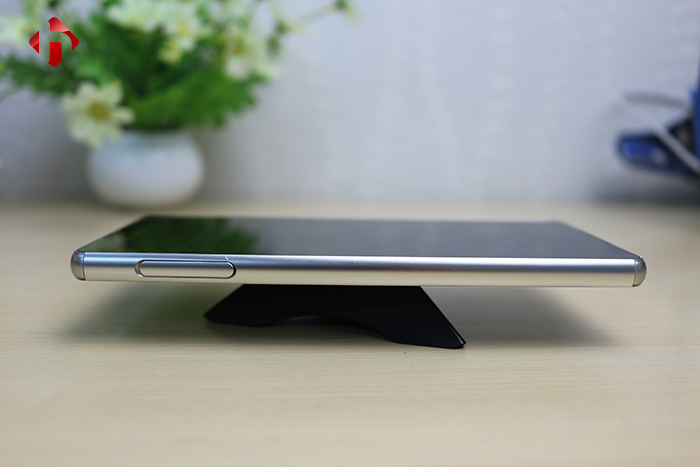 cạnh trái sony xperia z3 plus