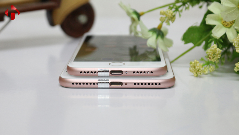 Cả 2 đều loại bỏ jack cắm tai nghe 3.5mm