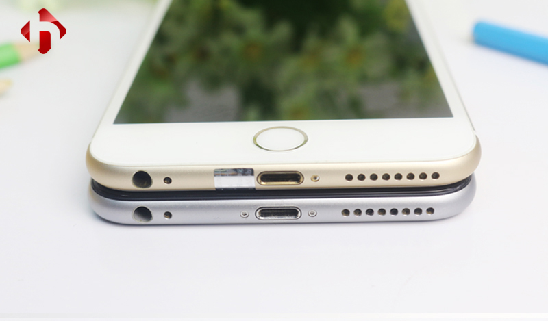 Pin sử dụng tương đương trên cả hai sản phẩm